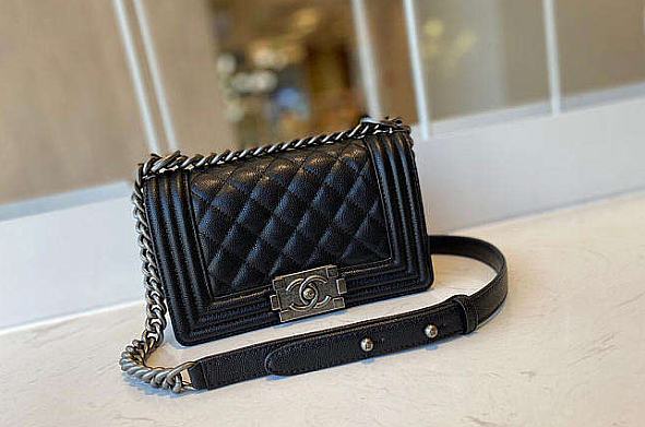 CHANEL BOY HANDBAG BLACK & RUTHENIUM-FINISH METAL A67085 20 CM - 1