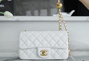 Chanel Mini Flap Bag Metal Ball White Lambskin Size 13 × 20 × 7 cm - 1