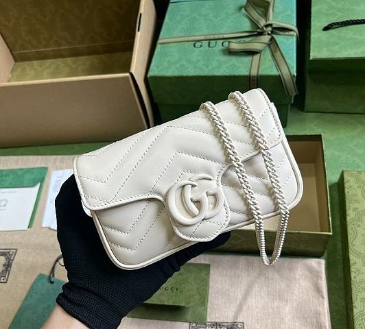 Gucci GG Marmont Matelassé Super Mini Bag White Size 16.5 x 10 x 4.5 cm - 1