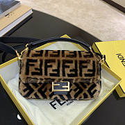 Fendi Medium Baguette Bag-26x15x4CM FRE-0987643 - 1