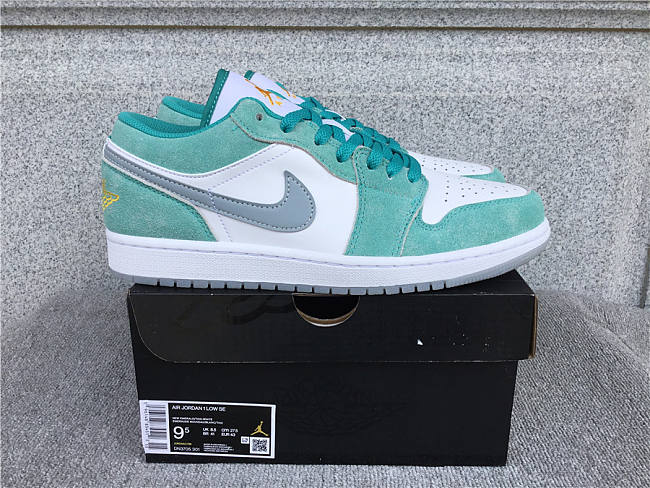 Air Jordan 1 Low SE New Emerald - DN3705-301 - 1