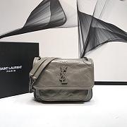 YSL Niki 136 ( 22cm) - 1