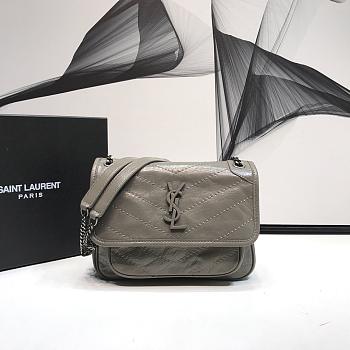 YSL Niki 136 ( 22cm)